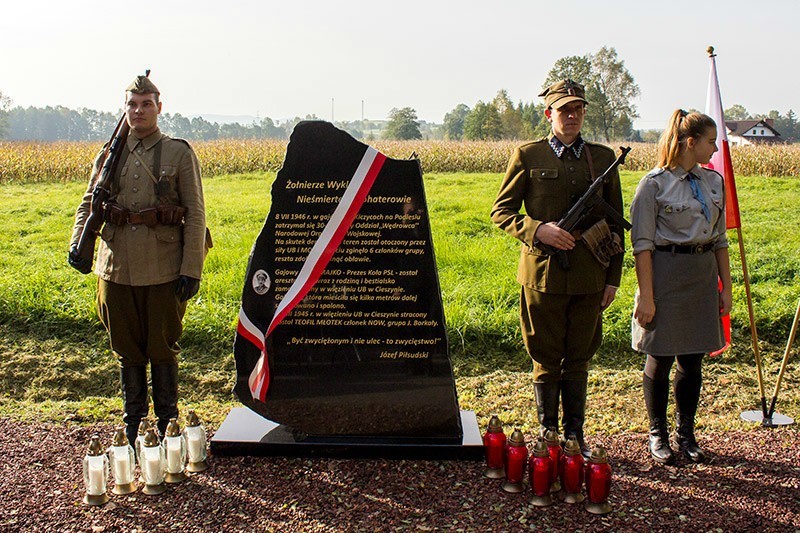 Obelisk upamiętniający żołnierzy z oddziału "Wędrowca"