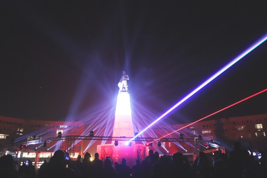 Pokaz laserowy „Dla Niepodległej” na placu Wolności
