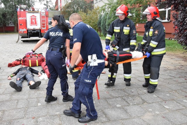 Ćwiczenia z ewakuacji po wybuchu gazu w ZSP nr 4 w Nowej Soli, 27 września 2019 r.
