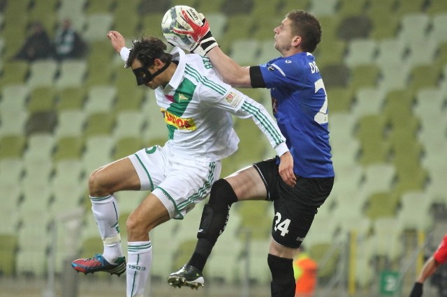 Jarosław Bieniuk w meczu z Widzewam zagrał w masce