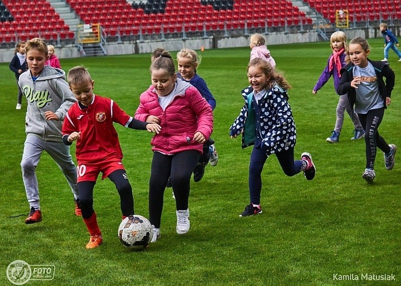 Sportowe ślubowanie pierwszoklasistów na stadionie Widzewa