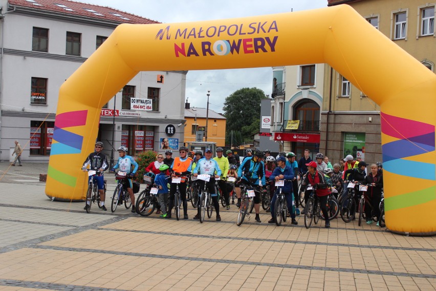 Rodzinny Rajd Rowerowy. Pogoda nie odstraszyła rowerzystów [ZDJĘCIA, WIDEO]