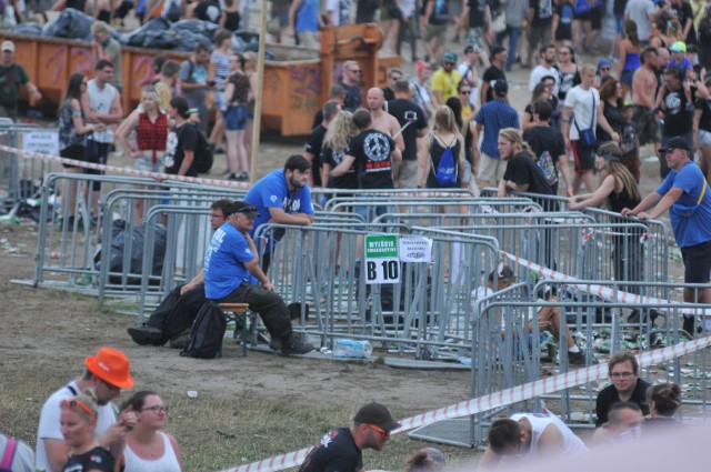 W czasie Przystanku Woodstock 2017 po raz pierwszy teren m. in. przed Małą i Dużą Sceną został w całości wygrodzony metalowymi barierkami.