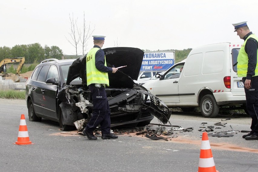 26.04.2018 rzeszotary dwie osoby ranne wypadek ulica...