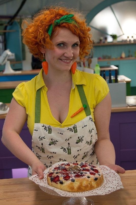 Magda Szkatuła wzięła udział w kulinarnym show, w którym amatorzy wypieków prezentują swoje umiejętności.