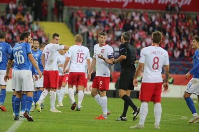 Porażki z Włochami i Portugalią skomplikowały sytuację Polaków przed Euro 2020.