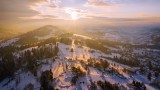 Szczyrk: zimowy kurort idealny na ferie, urlop i weekend. Co warto zobaczyć w Szczyrku, gdzie wybrać się na narty, ile kosztują skipassy?