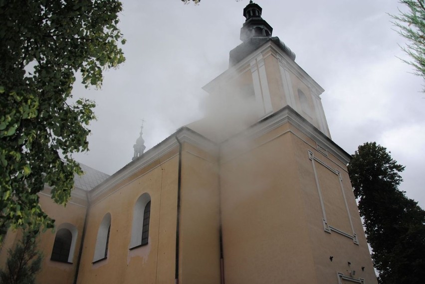 Pożar kościoła w Olsztynie - ćwiczenia strażaków