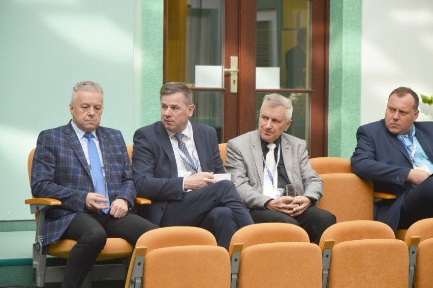 II Samorządowe Forum Energetyczne w Skarżysku - Kamiennej. Przyjechali samorządowcy z północy województwa. Zobaczcie zdjęcia