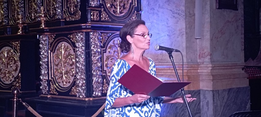„Moja pieśń wieczorna” - Olga Bończyk wystąpiła na koncercie w klasztorze cystersów w Jędrzejowie. Zobaczcie zdjęcia
