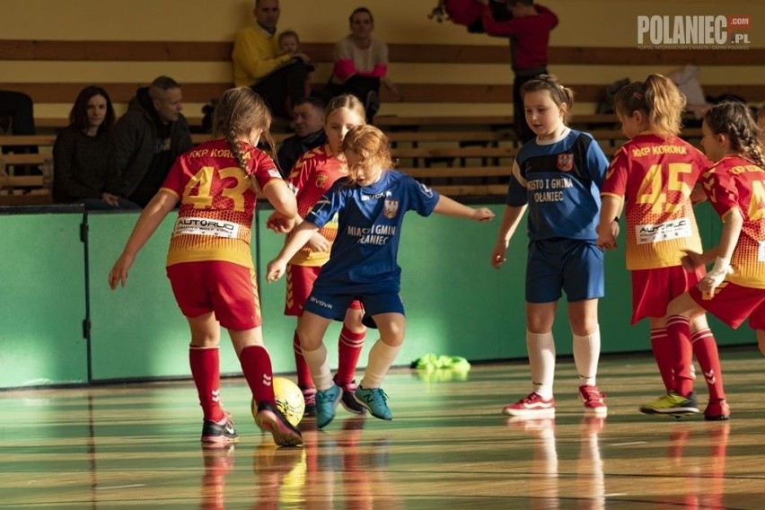 Ciekawy turniej futbolistek w Połańcu. Grały drużyny Czarnych, KKP Korona, KSP Kielce, Hetmanki Włoszczowa. Zobacz zdjęcia