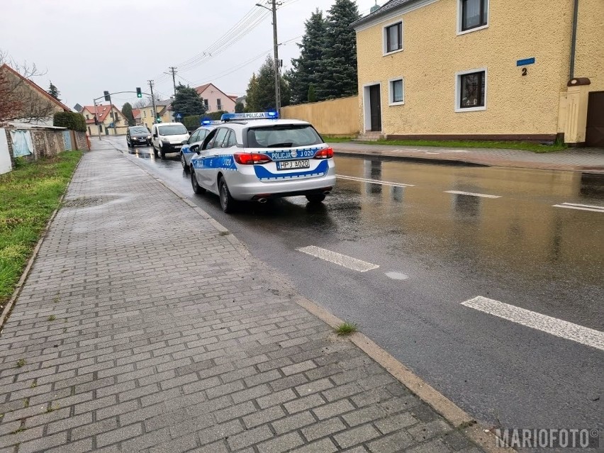 Wypadek w Dobrzeniu Wielkim. Zderzenie dwóch samochodów. Winna młoda kobieta