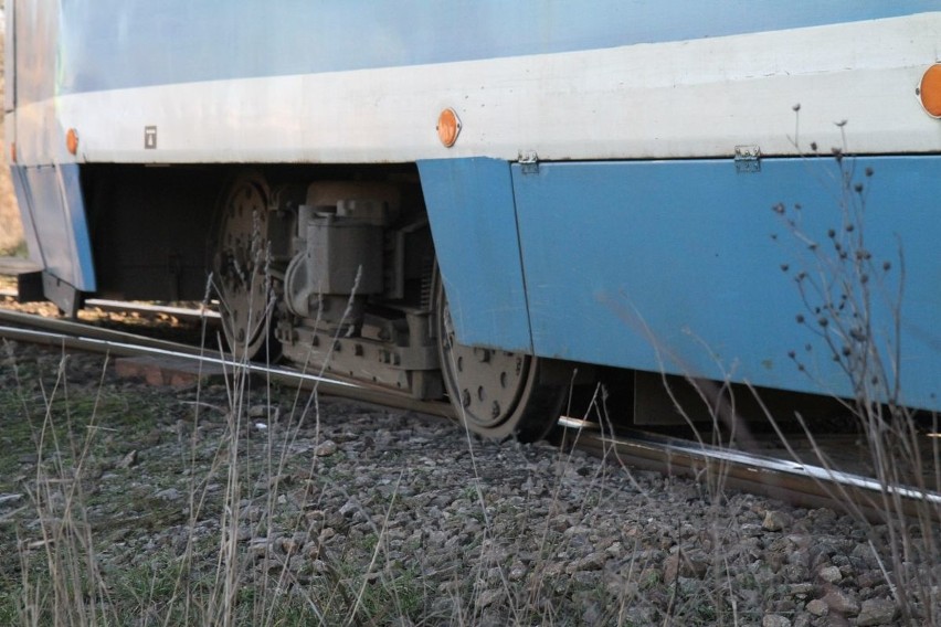 Ok. godz. 12. na pętli Poświętne wykoleił się tramwaj linii...