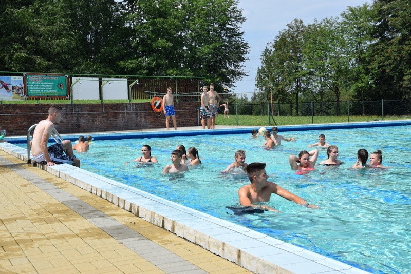 Tarnów. Wakacje 2018 na letnim basenie na Górze św. Marcina [ZDJĘCIA]