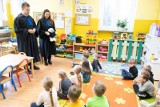 Jacek i Agatka uczyli dzieci, jakie mają prawa. Zobacz zdjęcia z zajęć w przedszkolu