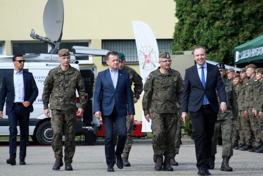 Szef MON w Lublinie. Mariusz Błaszczak sprawdzał, jak działa nowe Wojskowe Centrum Rekrutacji. Zobacz zdjęcia