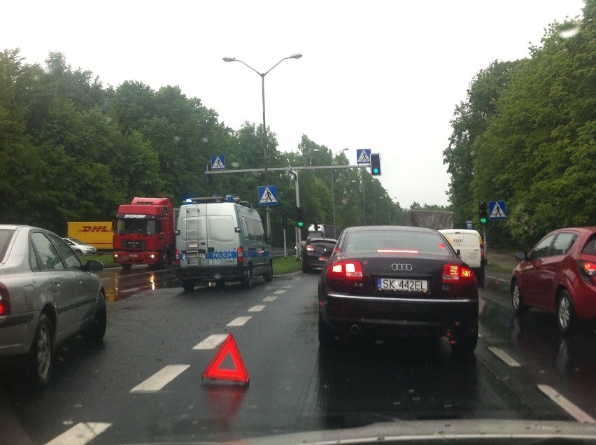 Wypadek w Katowicach na DK86: Na drodze DK86 w Katowicach...