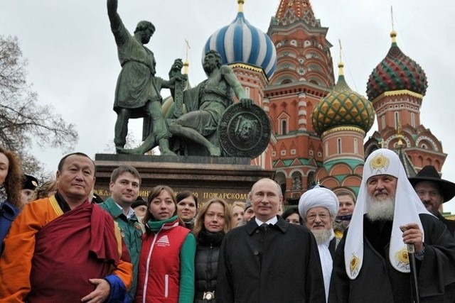 Patriarcha Cyryl i inni rosyjscy przywódcy religijni w czasie obchodów Dnia Jedności Narodowej w Rosji, 2012