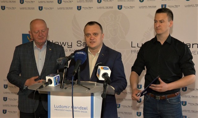 Radni trzech klubów chcą rozmawiać z prezydium o sposobach rozwiązania kwestii spornych w radzie miasta. Na razie nie wiadomo czy przewodnicząca zgodzi się na to spotkanie