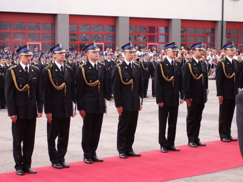 Szkoła Aspirantów Poznań: 220 strażaków ukończyło naukę. Jubileusz Urszuli Fietz  Strychalskiej