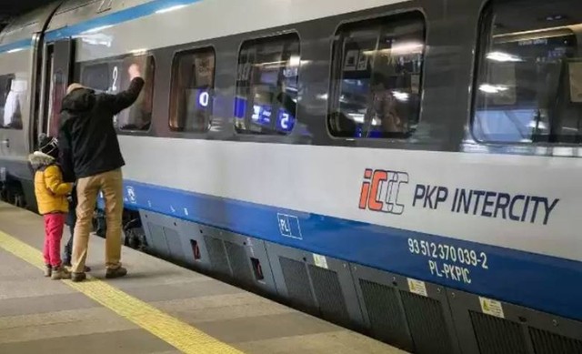 Bezpośrednie pociągi PKP Intercity będą jeździły z Lublina przez Radom do Łodzi, Wrocławia, Szczecina i Poznania najwcześniej w przyszłym roku.