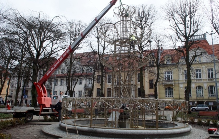 10 lutego zdemontowana została iluminacja świetlna przy...