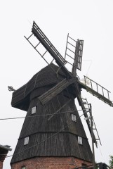 XIX-wieczny wiatrak w Tczewie czeka na rządowe pieniądze. Na razie to zabytek w ruinie | ZDJĘCIA