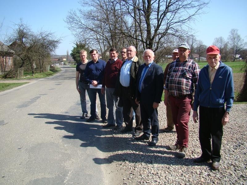 Mieszkańcy Graboszyc domagają się pilnego remontu drogi