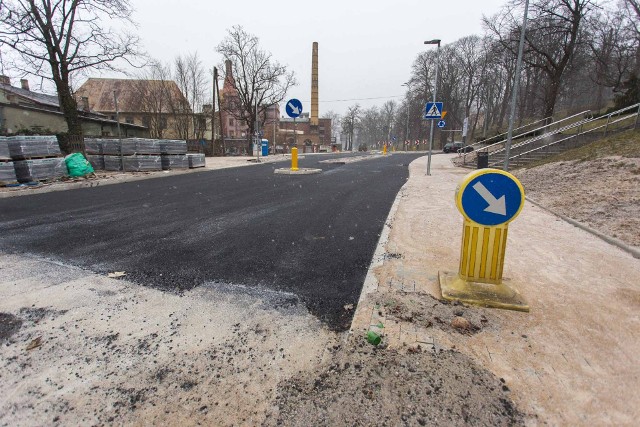 Nowe rondo w Słupsku przy ul. Kaszubskiej prawie gotowe. Otwarcie już zaplanowane