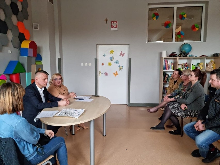 Spotkanie z rodzicami w sprawie przeniesienia klasy zerowej z przedszkola do szkoły w Mircu. Co ustalono?