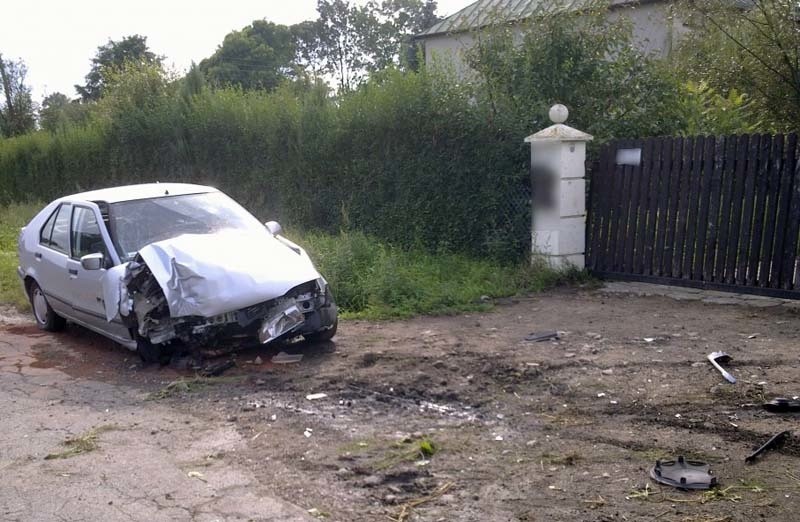 Kruszewo-Brodowo: Wypadek pijanego kierowcy (zdjęcia)