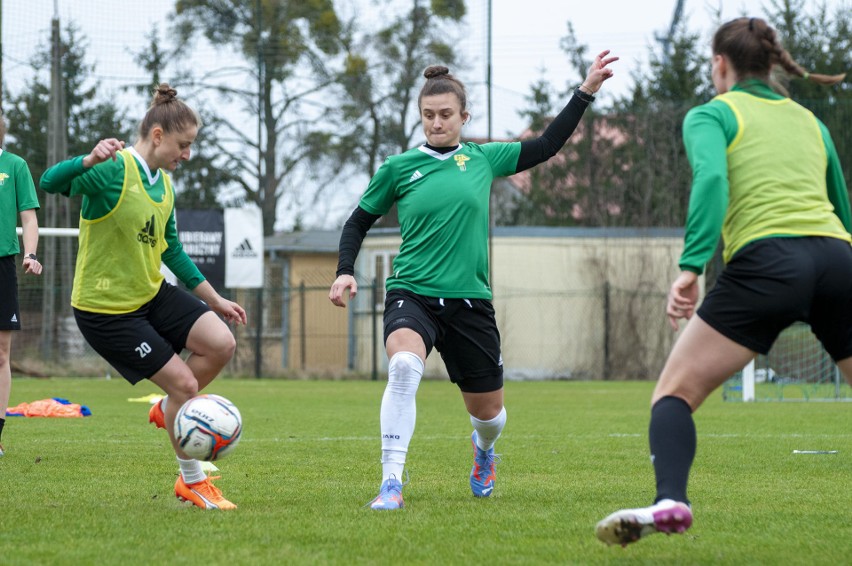 Piłkarki nożne Górnika Łęczna przerwały dobrą passę Pogoni Szczecin. Zielono-czarne zwyciężyły u siebie 2:1