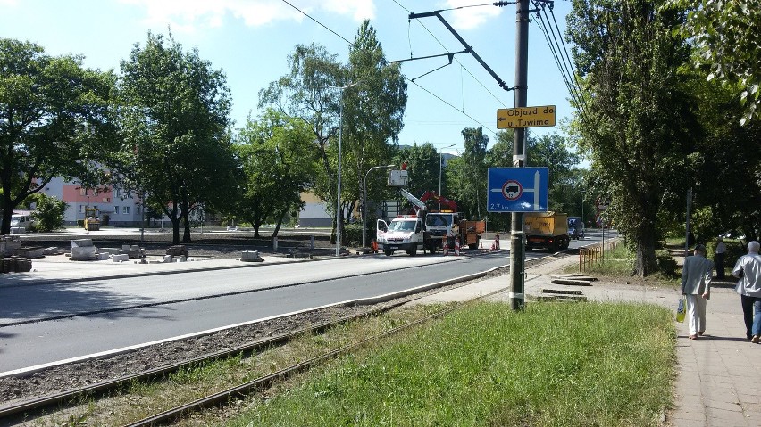 Sosnowiec: trwa asfaltowanie skrzyżowania ul. Kopalnianej