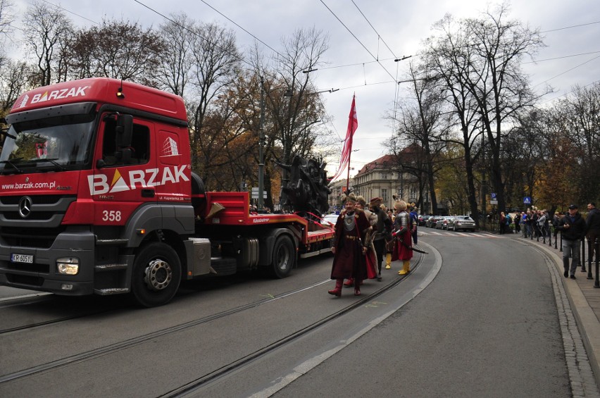 Pomnik odsieczy wiedeńskiej zawitał przed Okno Papieskie [ZDJĘCIA]