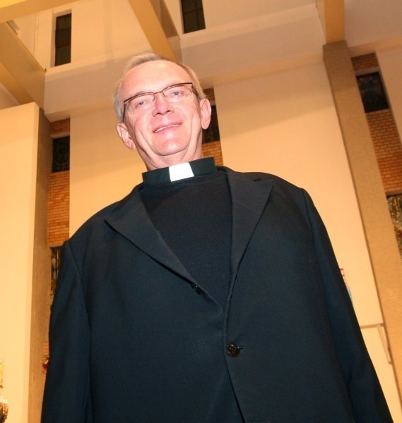 Ks. Franciszek Drenda, proboszcz roku parafii roku.