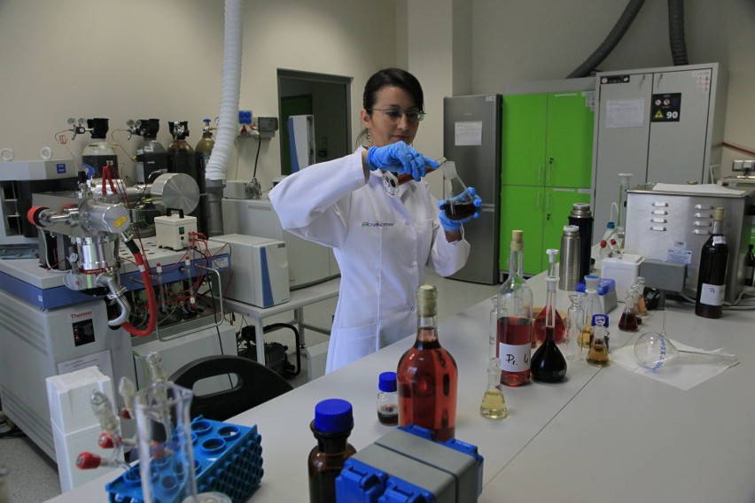 Bionanopark w Łodzi ma pierwsze w Polsce laboratorium do badania jakości wina 