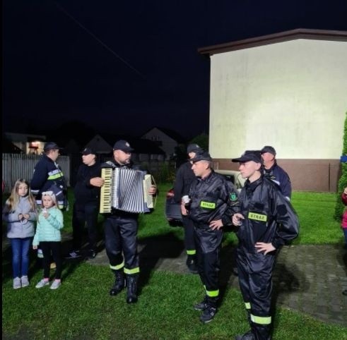 Nowy wóz strażacki dla druchów z Ochotniczej Straży Pożarnej Włoszczowice