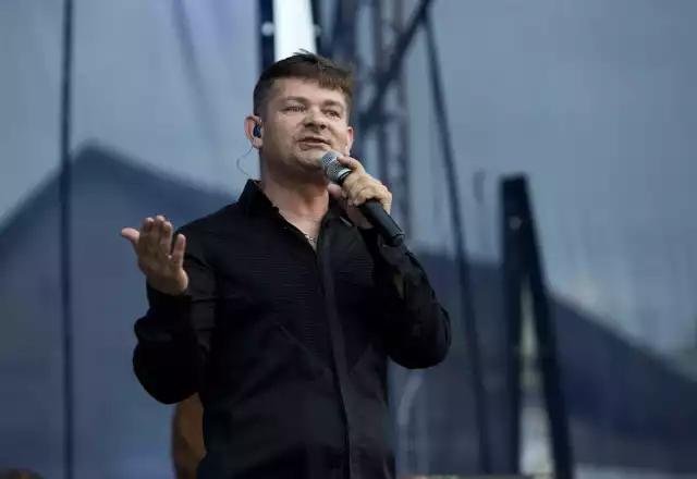 Tłumy radomian bawiły się w piątek  nad radomskim zalewem. Wystąpił między innymi Zenek Martyniuk z zespołem Akcent.