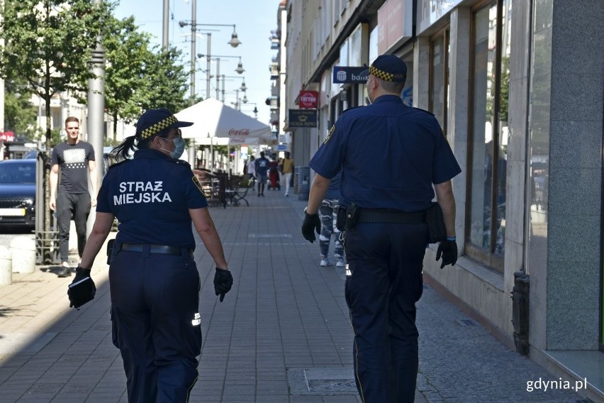 Koniec taryfy ulgowej w Gdyni. Straż miejska zapowiada mandaty za niezakrywanie nosa i ust