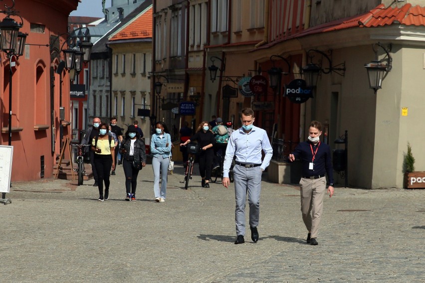 Skąpane w słońcu Stare Miasto w Lublinie. Miłośników spacerów tu nie brakuje! Zobacz zdjęcia