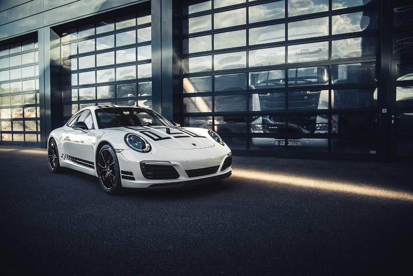 Porsche 911 Carrera S Endurance Racing Edition...