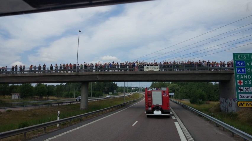 "Łzy same stają w oczach"  To słowa jednego ze strażaków z...