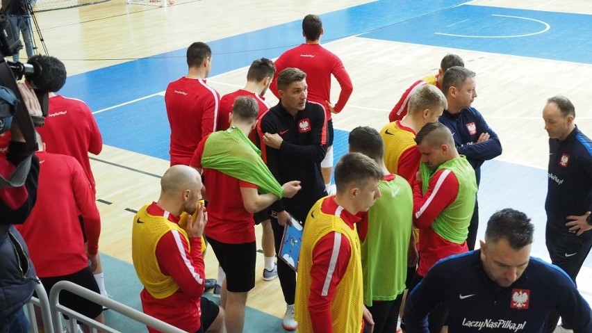 Reprezentacja Polski w futsalu przygotowuje się do...