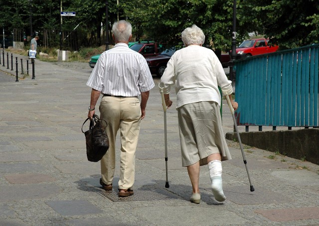 Lekarze ostrzegają: Odstawienie leków na osteoporozę może przynieść tragiczne skutki.