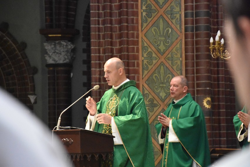 Ksiądz Marek Bernacki wprowadzony na proboszcza rybnickiej...