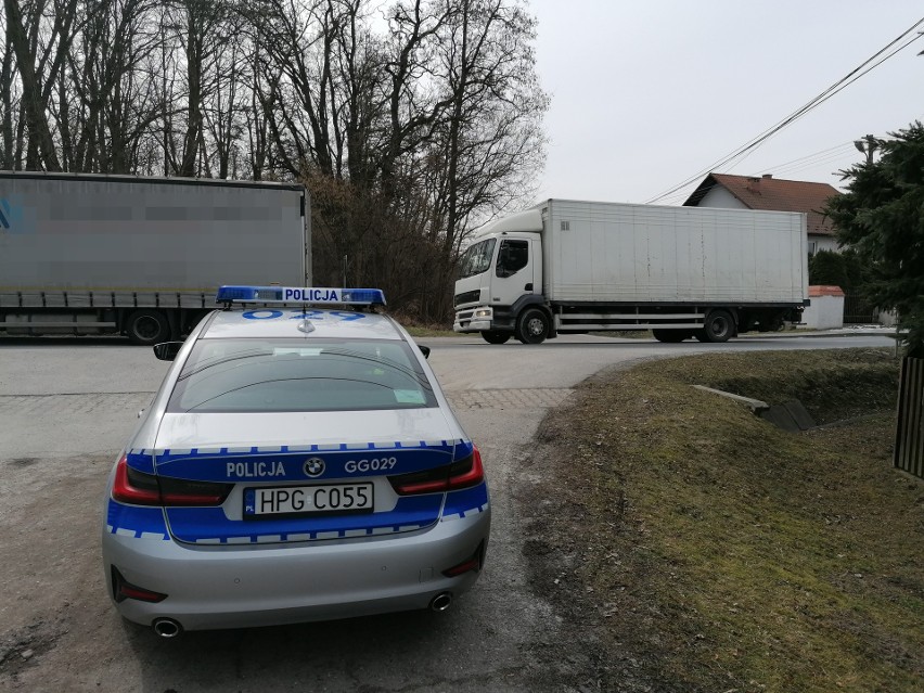 Policjanci z grupy "Speed" kontrolowali drogi w gminie Kłaj...