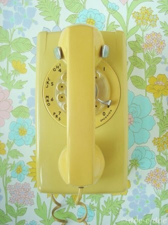 telefon z dawnych lat