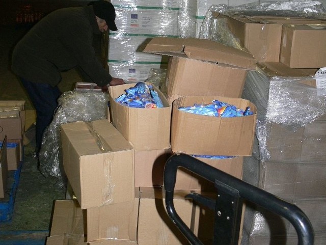 o raz pierwszy wydawanie żywności w Tarnobrzeskim Banku przebiegało w tak sprawny sposób. Lody wydano w dwie godziny. 