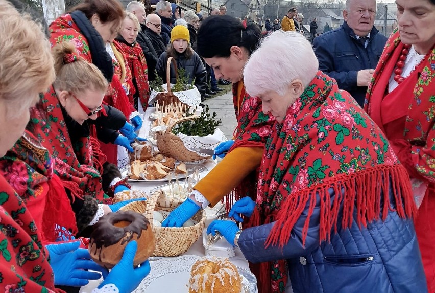 Uroczystości wielkanocne i śniadanie po rezurekcji...