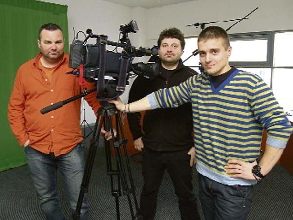 Ekipa Platona &#8211; od lewej redaktor naczelny Piotr Pawłowski oraz operatorzy i montażyści: Paweł Spisak i Jakub Ruszkowski 